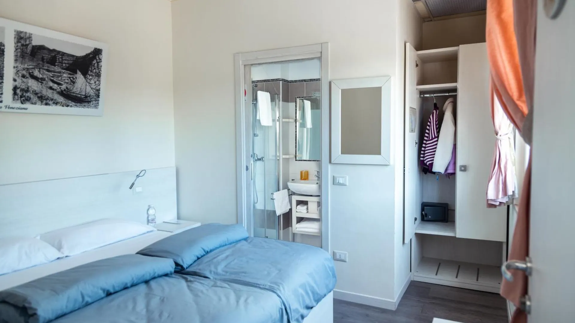 Albergo Cristina Lazise 2*,  Italien